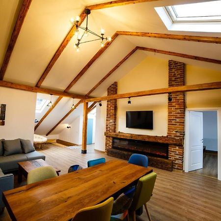 شقة Alpine Loft Câmpulung Moldovenesc المظهر الخارجي الصورة