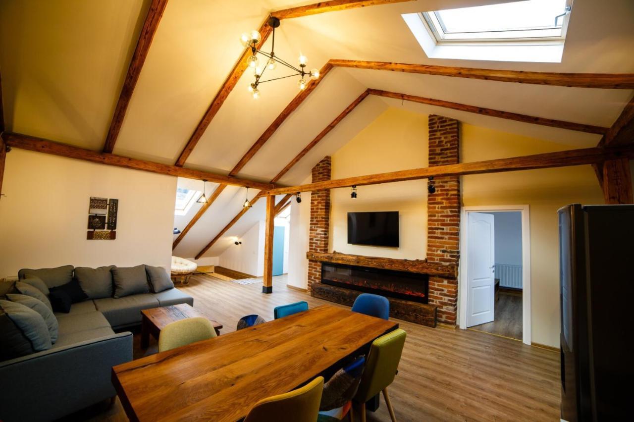 شقة Alpine Loft Câmpulung Moldovenesc المظهر الخارجي الصورة